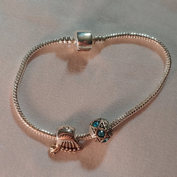 Silver Bracelet with 2 charms - Picture 2 of 5